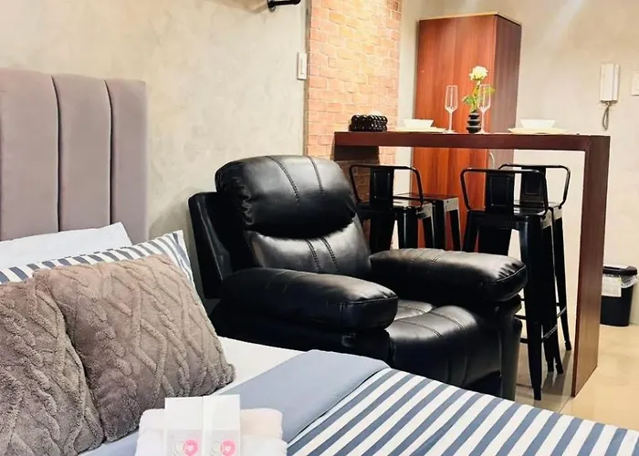 Hotel Lovetostay Condotel Manila